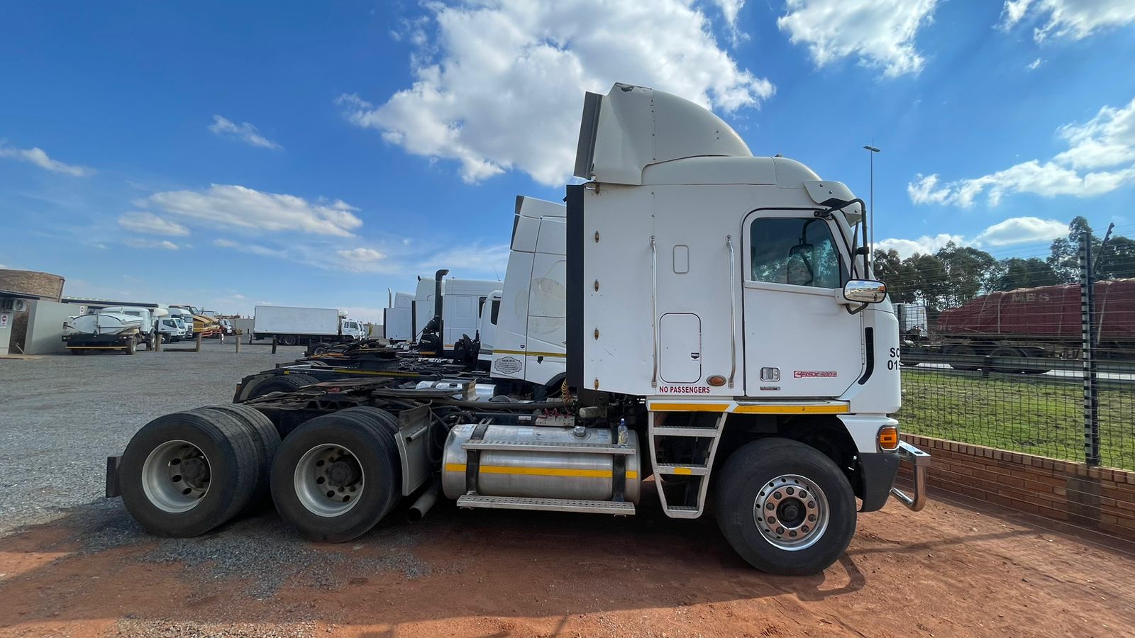 2013 Freightliner Argosy ISX 500 Double Axle Truck For Sale